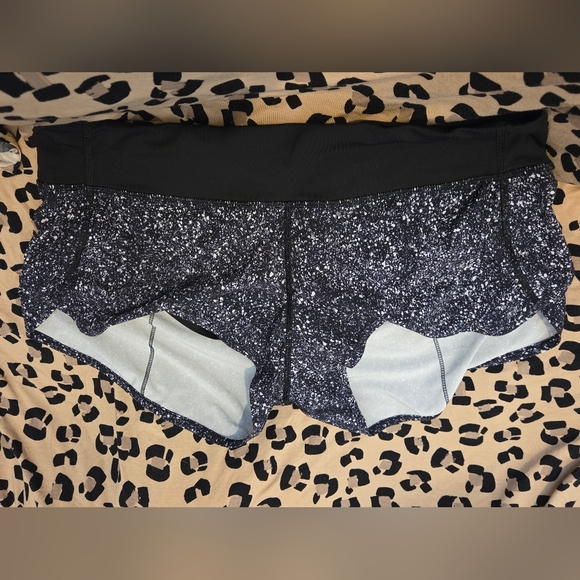 Lululemon women's speed up shorts Black White Splatter Speckled Running - Picture 2 of 9